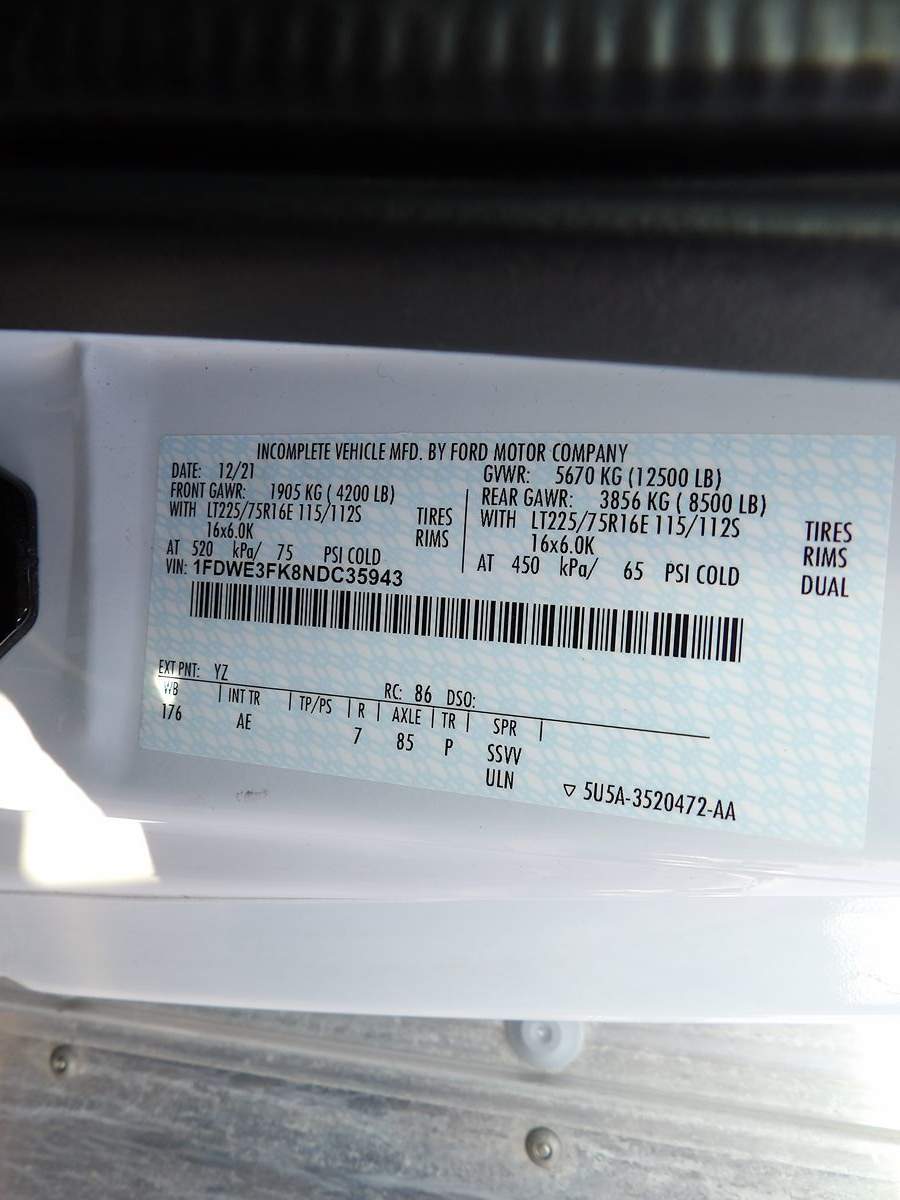 Used 2022 Ford E-350 Cutaway - photo 38