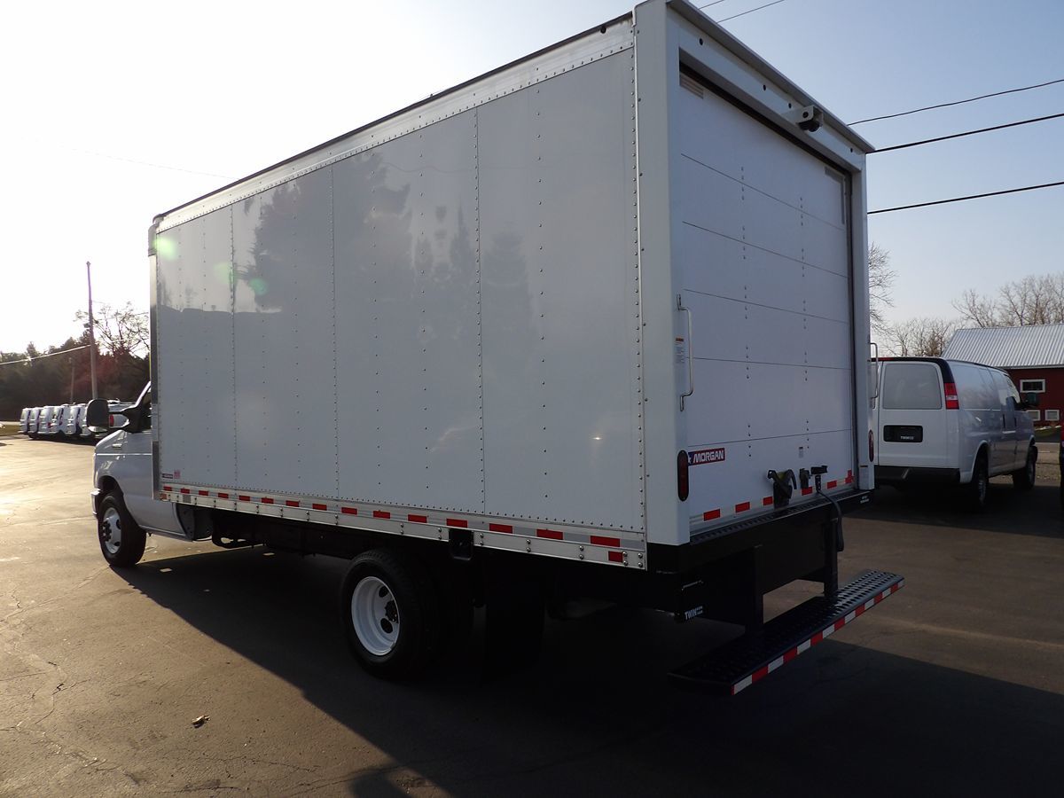 Used 2022 Ford E-350 Cutaway - photo 6