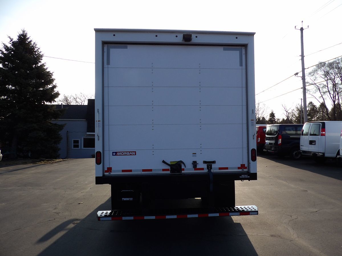 Used 2022 Ford E-350 Cutaway - photo 7
