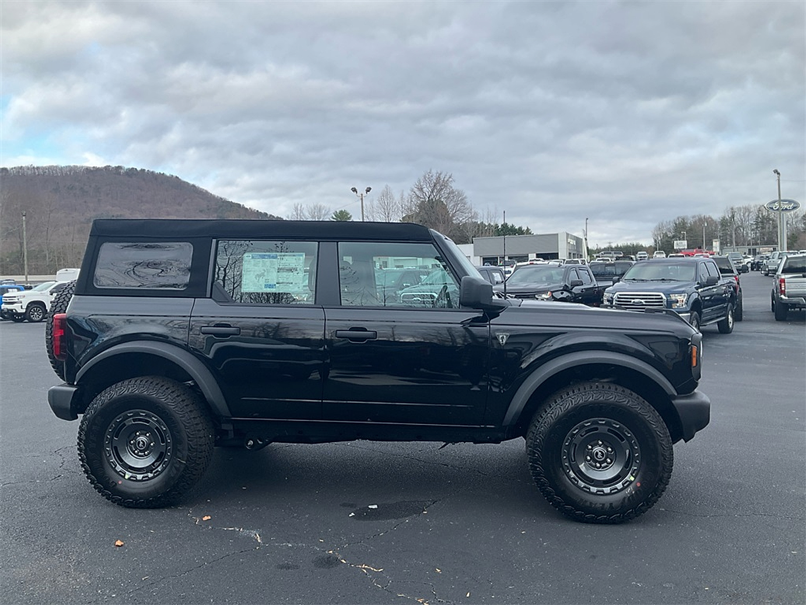 New 2025 Ford Bronco - photo 4