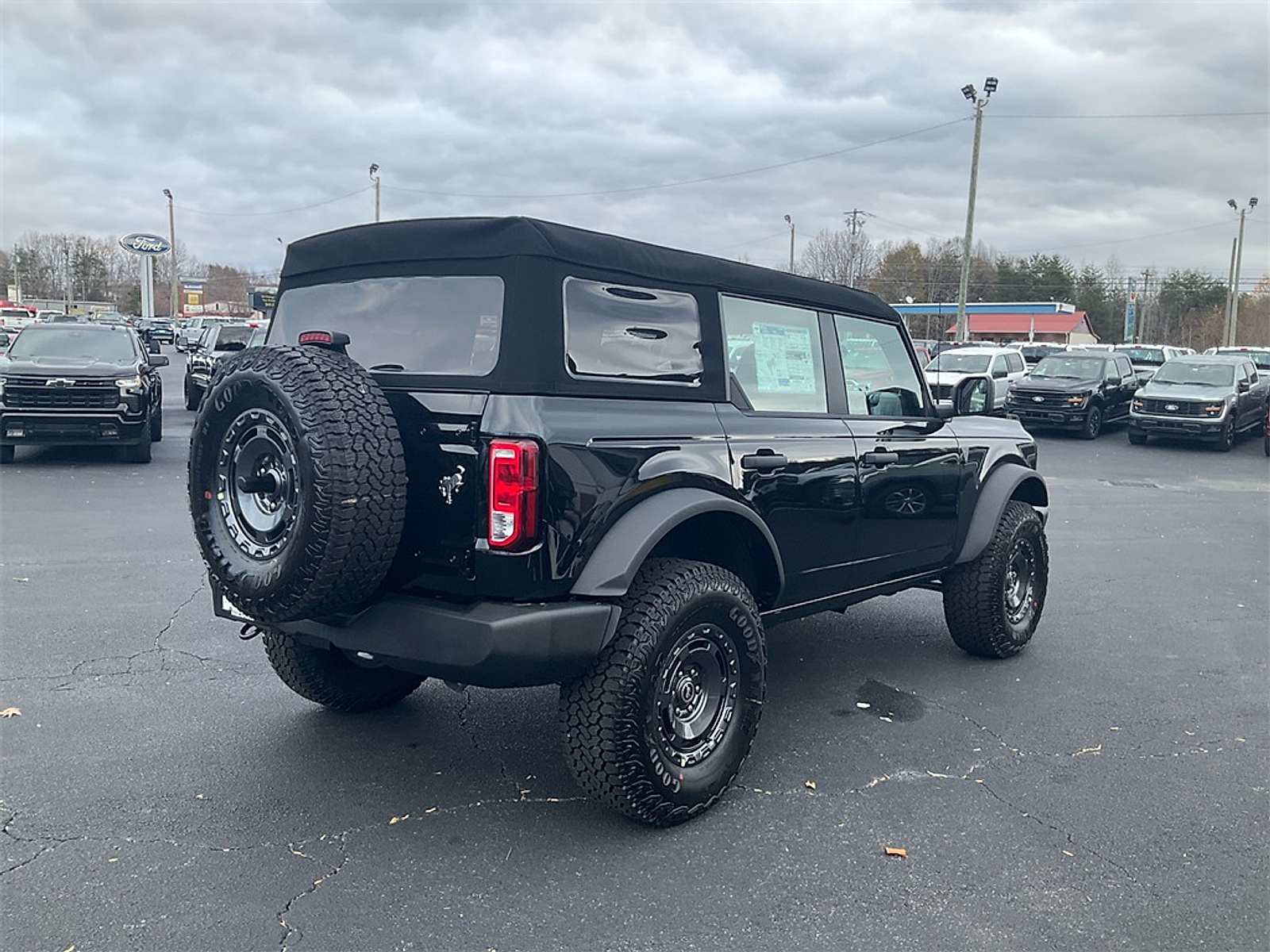 New 2025 Ford Bronco - photo 5