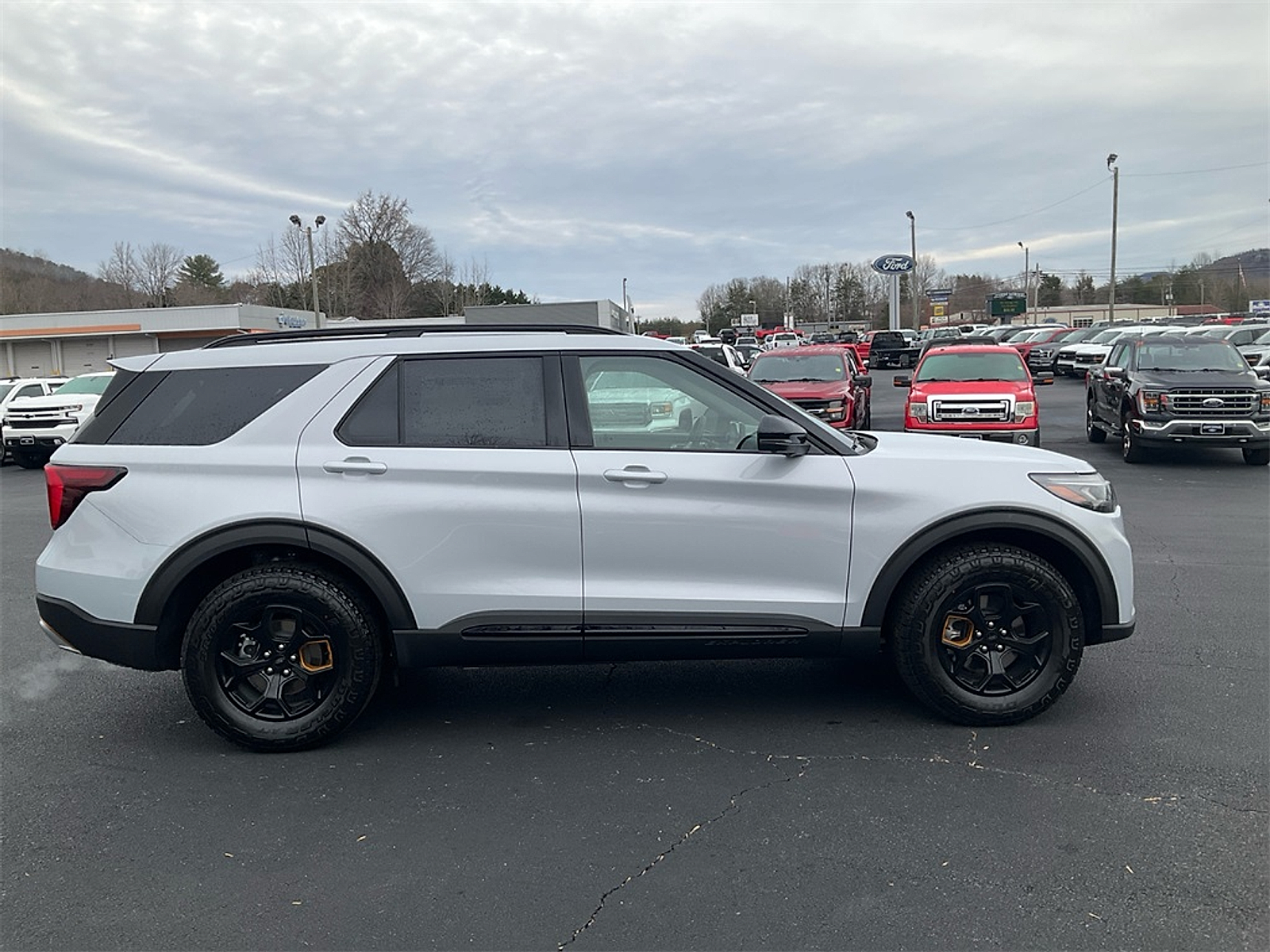 New 2026 Ford Explorer Tremor - photo 4
