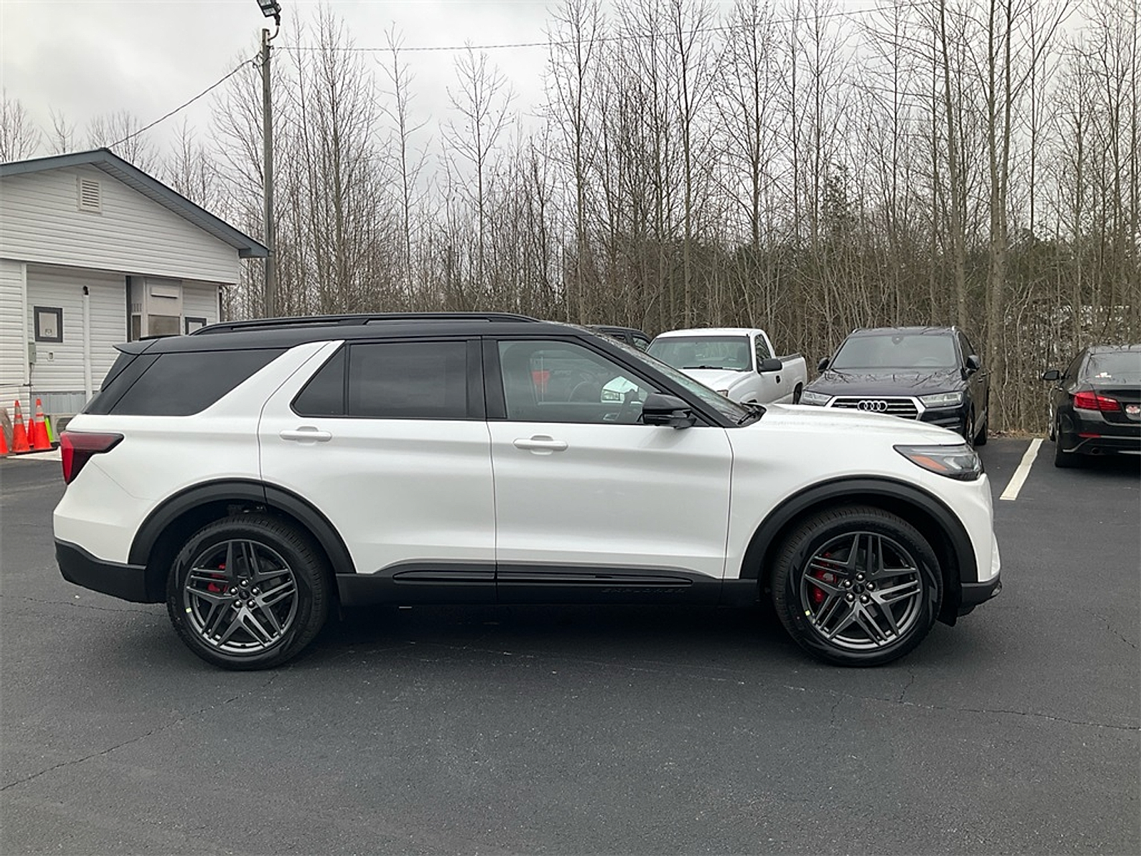 New 2026 Ford Explorer ST - photo 4