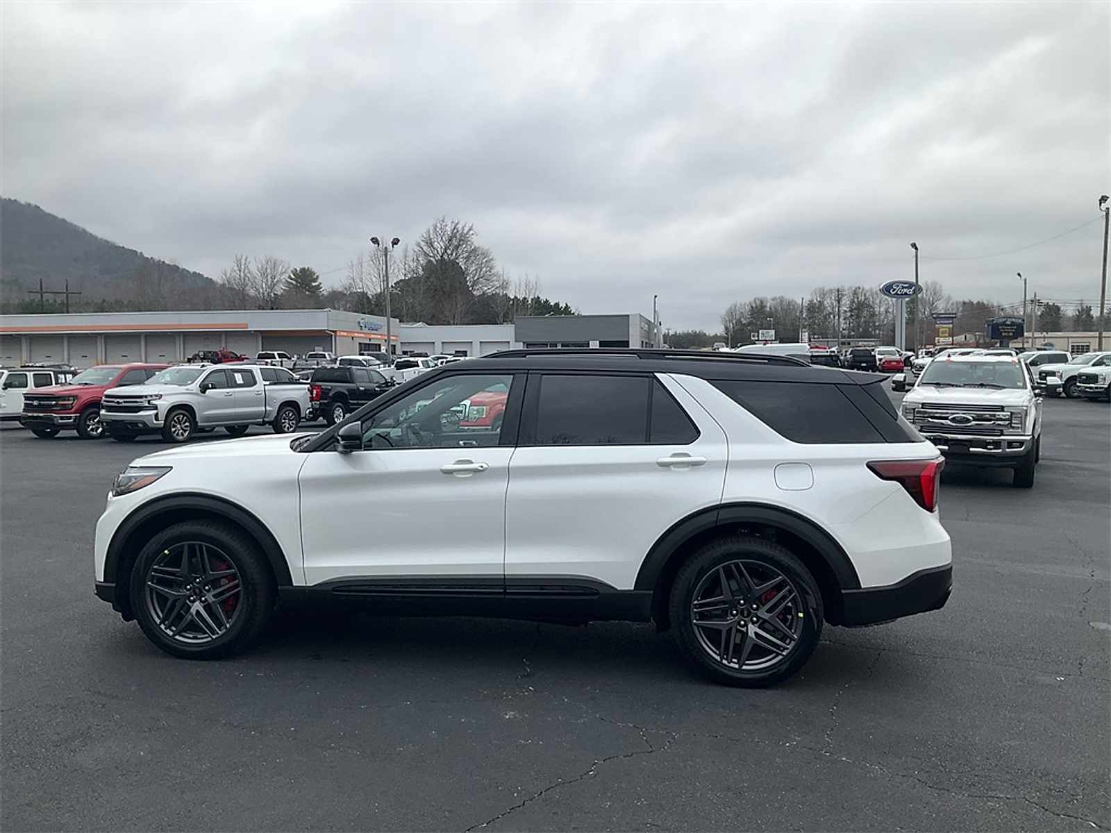 New 2026 Ford Explorer ST - photo 8