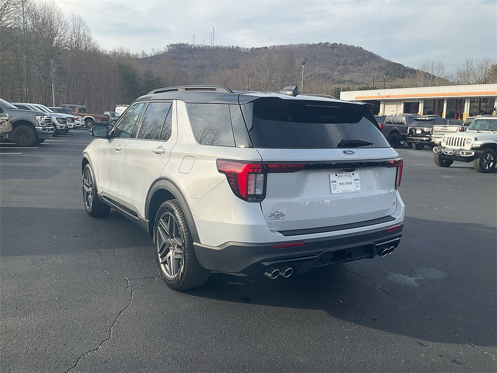 New 2026 Ford Explorer ST - photo 7