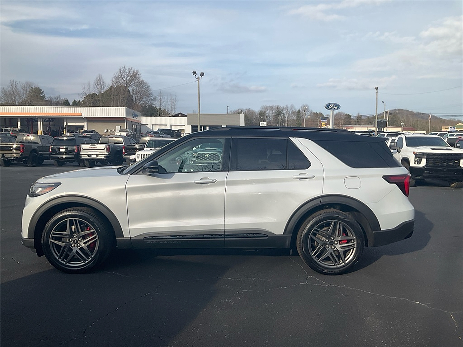 New 2026 Ford Explorer ST - photo 8