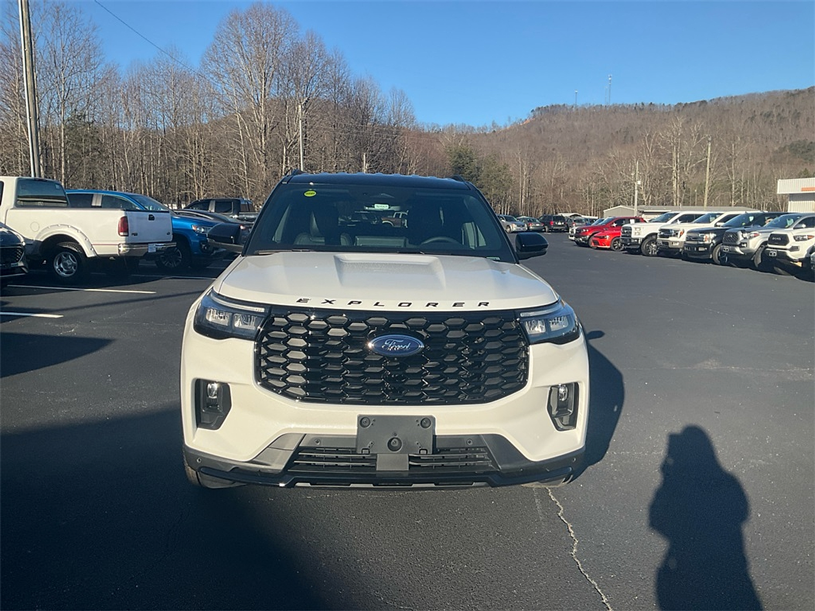 New 2026 Ford Explorer - photo 2