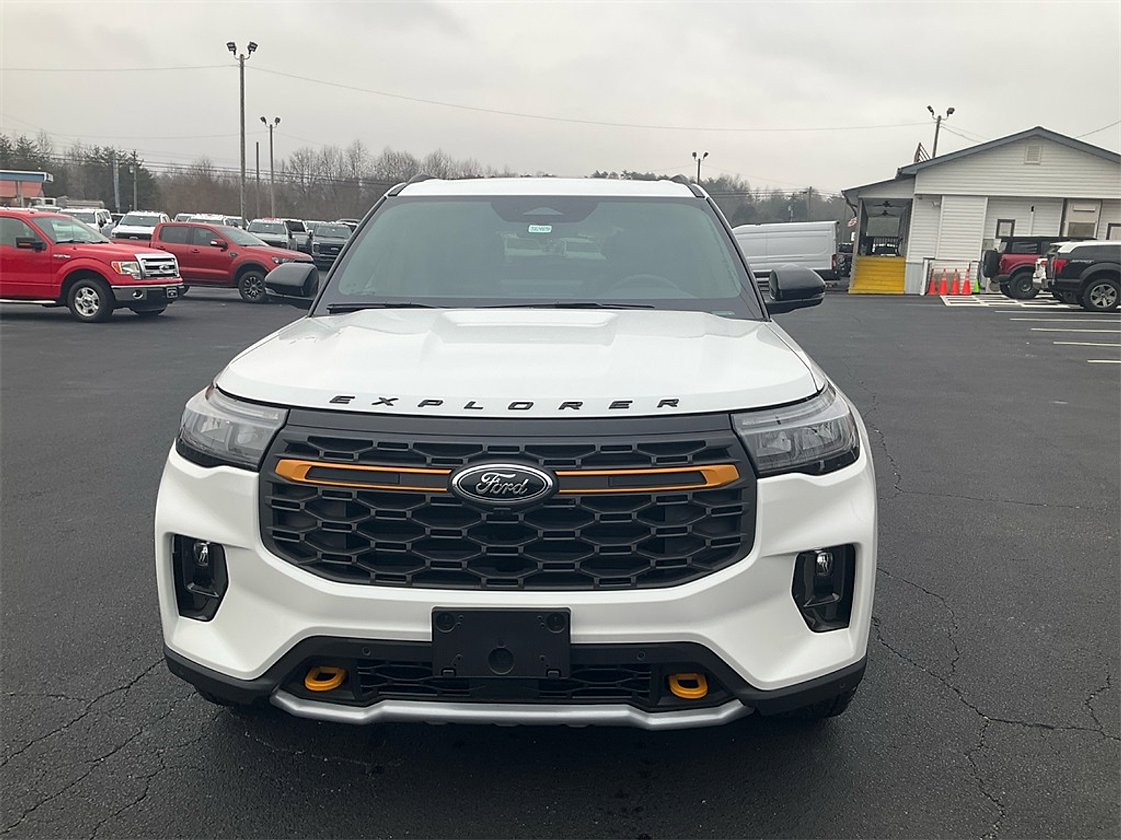 New 2026 Ford Explorer - photo 2