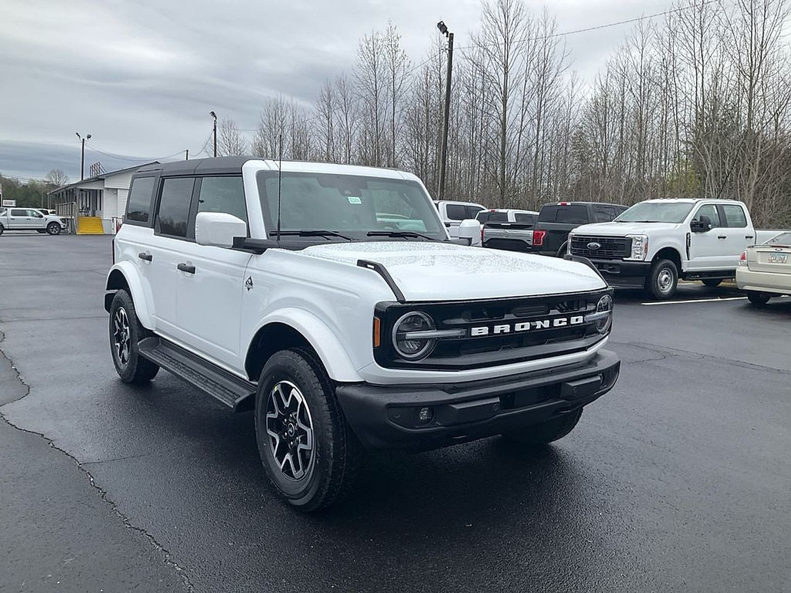 New 2026 Ford Bronco Outer Banks - photo 3