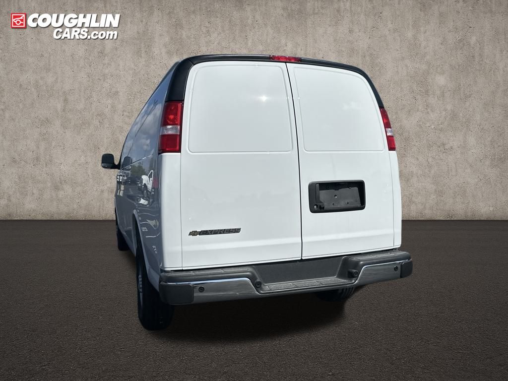 New 2025 Chevrolet Express 3500 Empty Cargo Van - photo 8