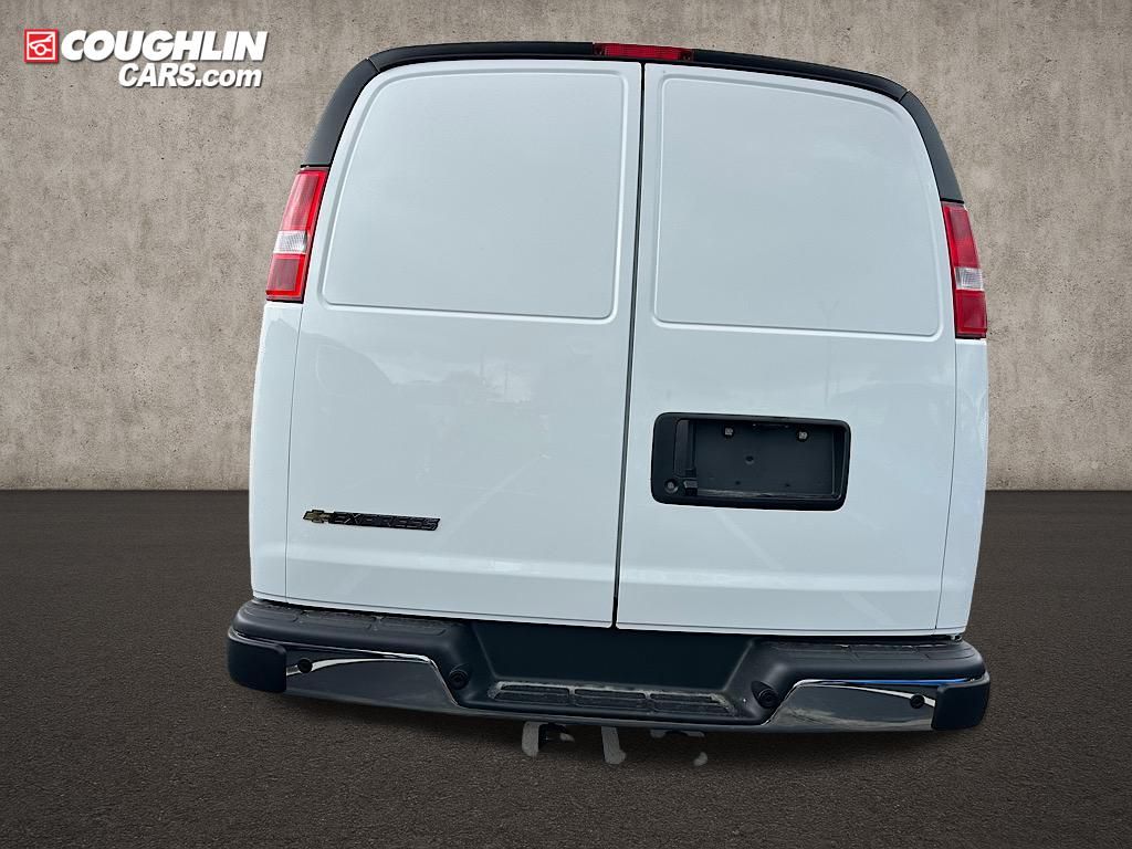 New 2025 Chevrolet Express 3500 Empty Cargo Van - photo 10