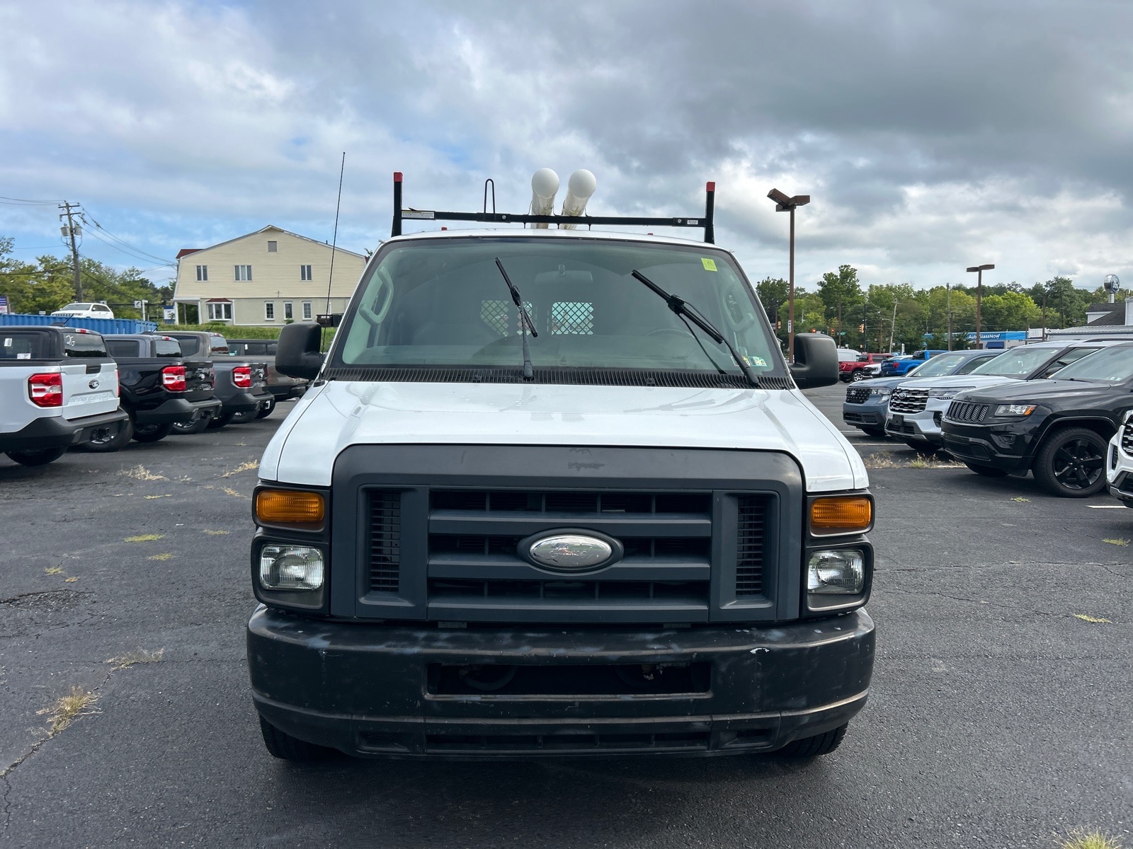 Used 2014 Ford E-250 - photo 2