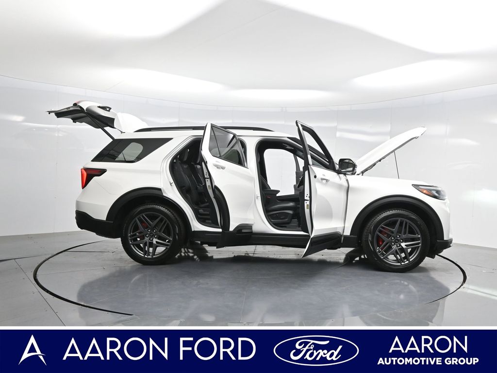 Used 2025 Ford Explorer ST SUV - photo 4