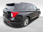Used 2022 Ford Explorer XLT thumbnail 3