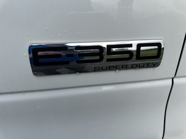 New 2024 Ford E-350 - photo 2