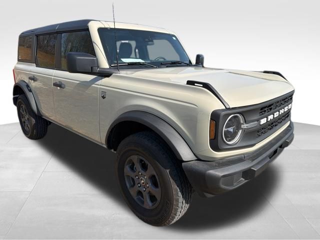 Used 2025 Ford Bronco - photo 2