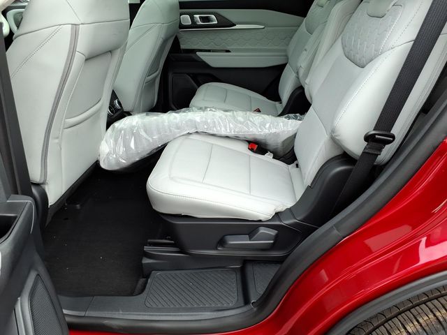 New 2026 Ford Explorer Platinum - photo 18