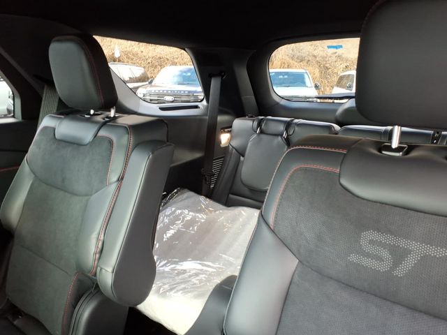 New 2026 Ford Explorer ST - photo 17