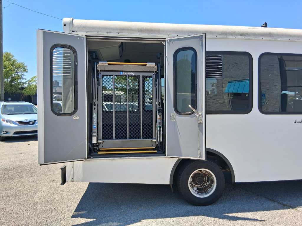 Used 2016 Ford E-350 Cutaway - photo 3