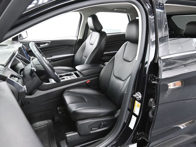 Used 2021 Ford Edge Titanium AWD SUV - photo 12
