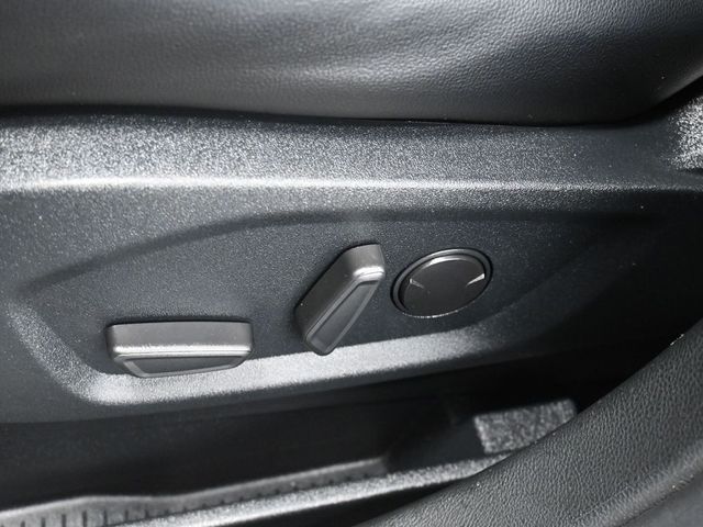 Used 2021 Ford Edge Titanium AWD SUV - photo 13