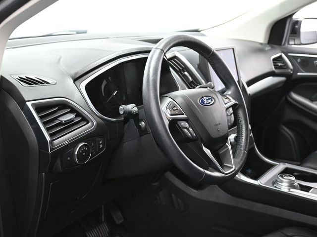 Used 2021 Ford Edge Titanium AWD SUV - photo 16