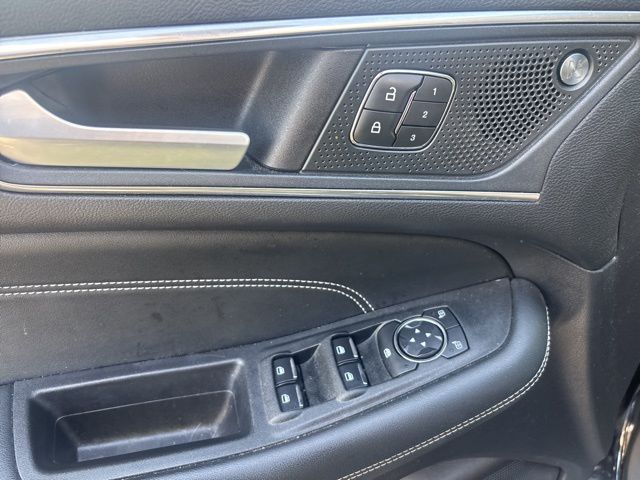 Used 2021 Ford Edge Titanium SUV - photo 17