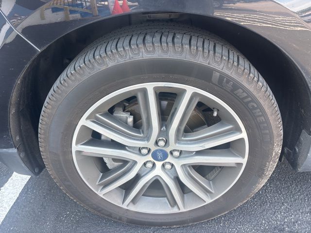 Used 2021 Ford Edge Titanium SUV - photo 4