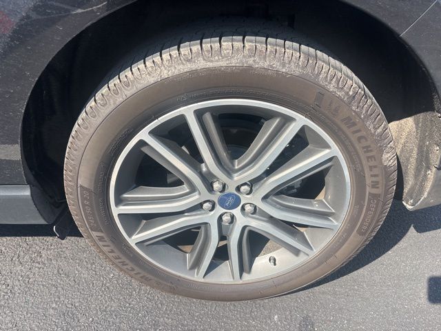 Used 2021 Ford Edge Titanium SUV - photo 5