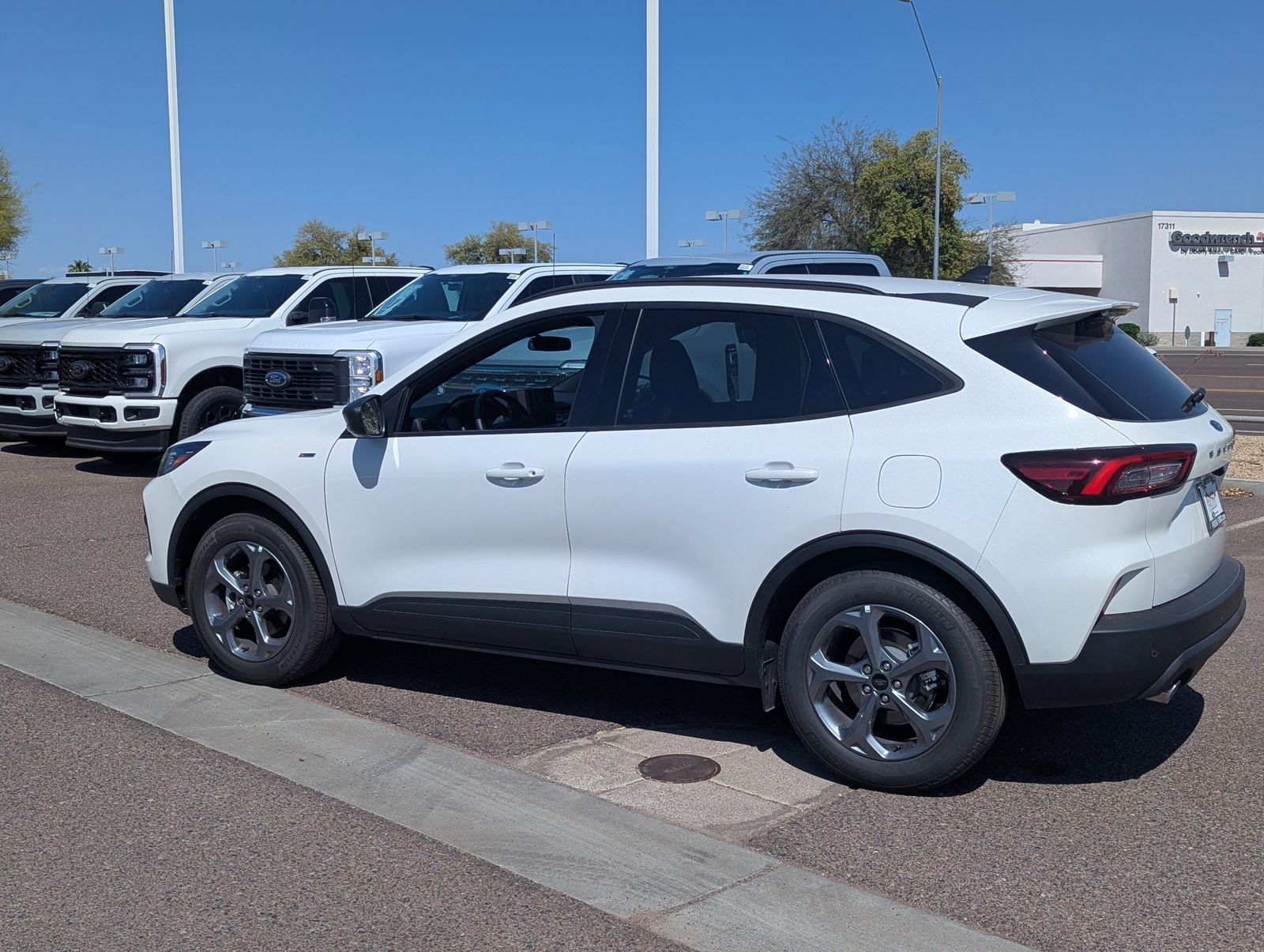 New 2025 Ford Escape ST-Line - photo 33