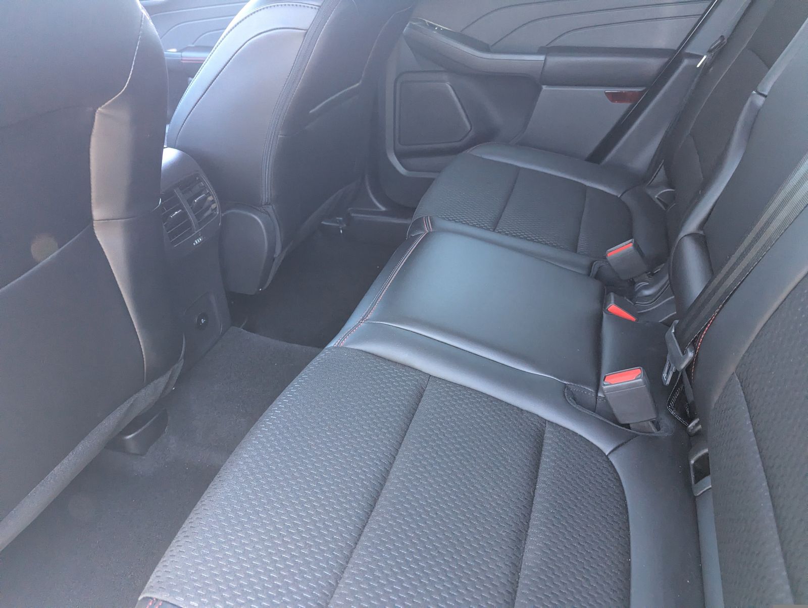 New 2025 Ford Escape ST-Line - photo 47