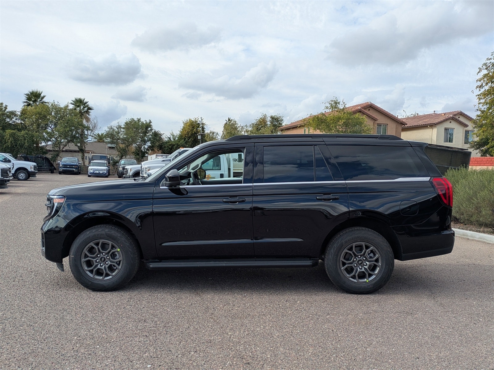 New 2026 Ford Expedition - photo 2