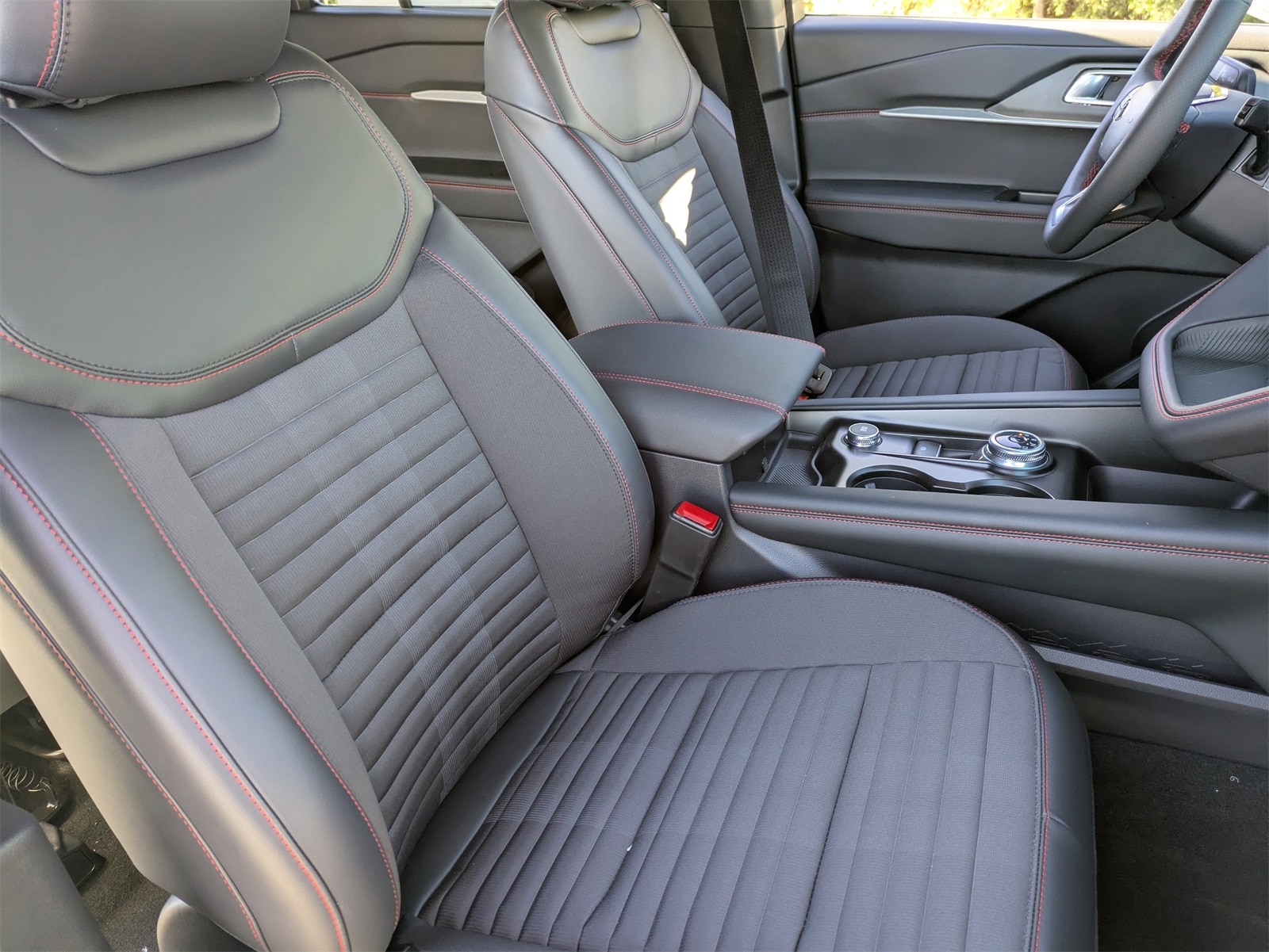 New 2026 Ford Explorer ST-Line - photo 37