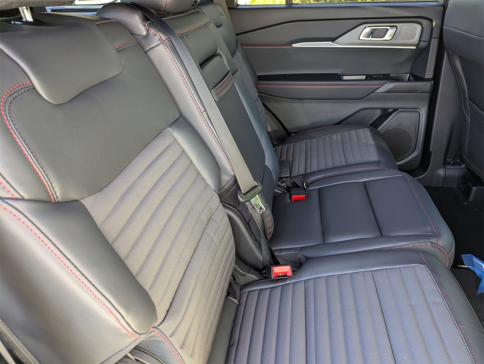 New 2026 Ford Explorer ST-Line - photo 40