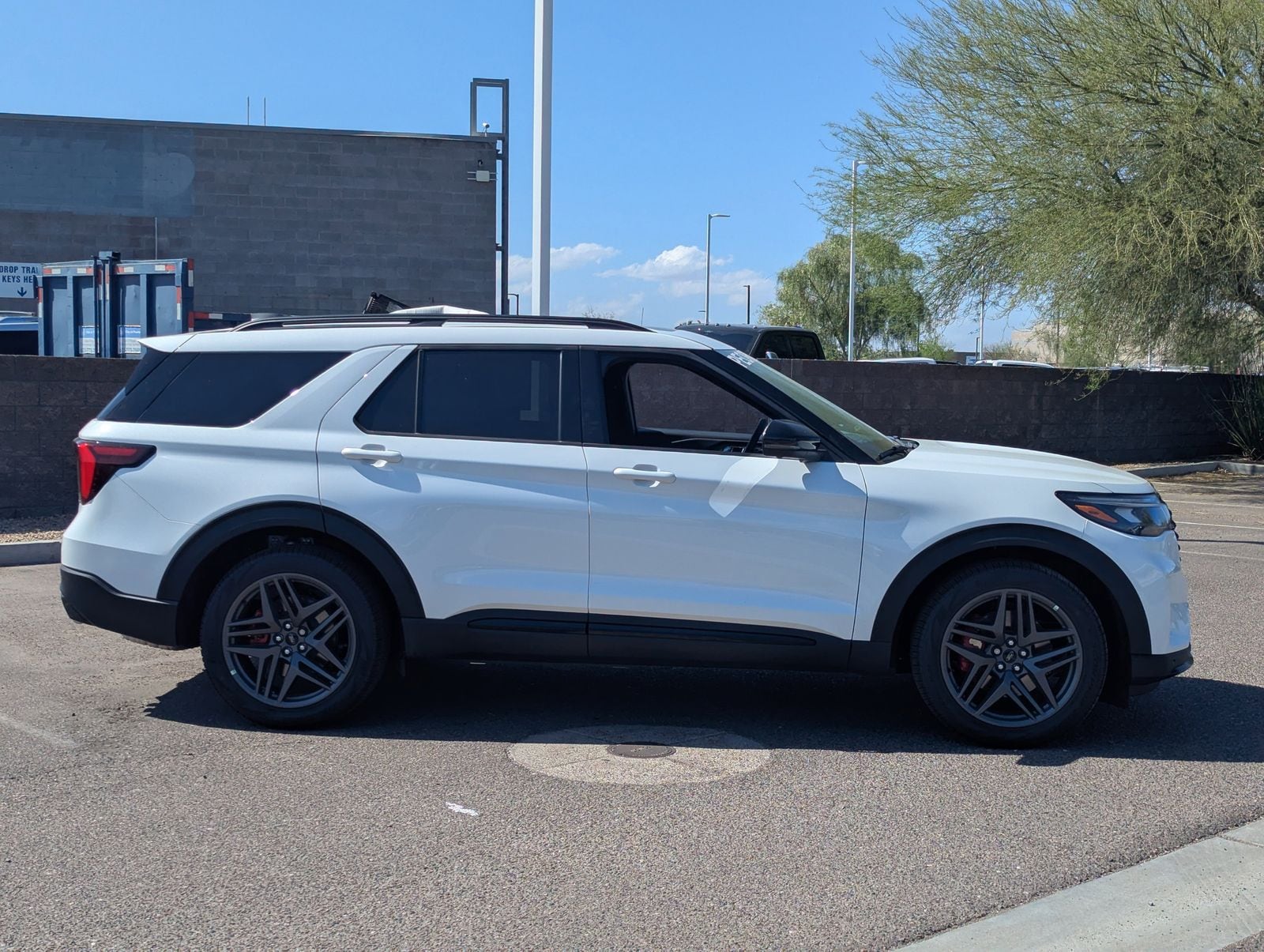 New 2026 Ford Explorer ST - photo 39