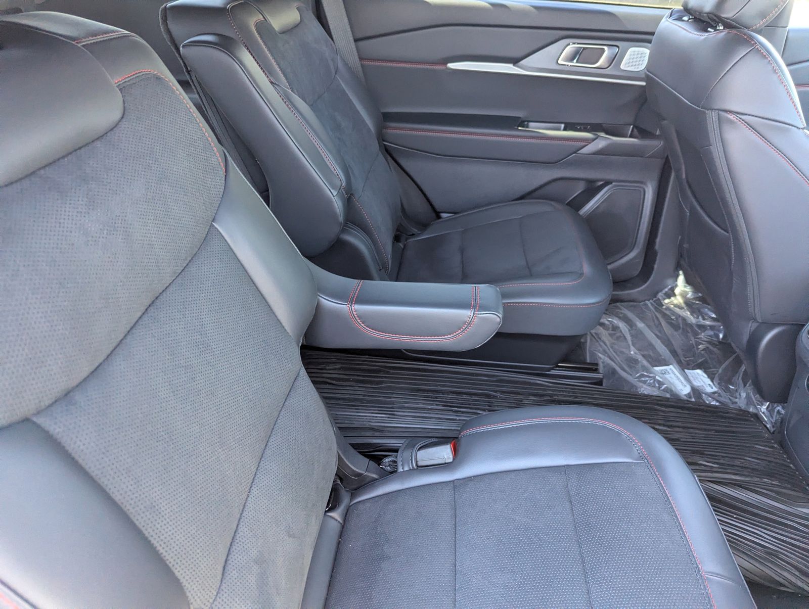New 2026 Ford Explorer ST - photo 45